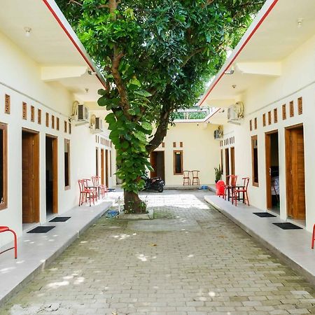 Reddoorz @ Umbul Ponggok Waterpark Klaten Exterior photo