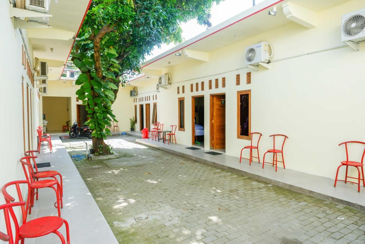 Reddoorz @ Umbul Ponggok Waterpark Klaten Exterior photo