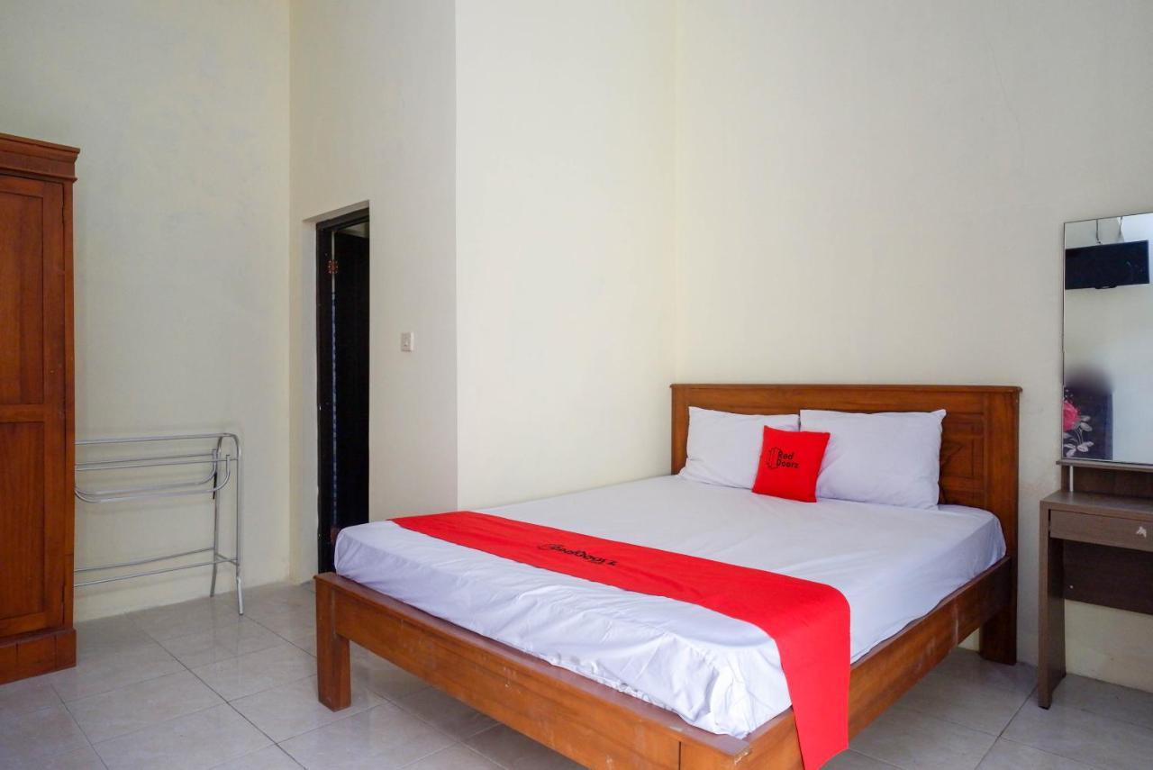 Reddoorz @ Umbul Ponggok Waterpark Klaten Exterior photo