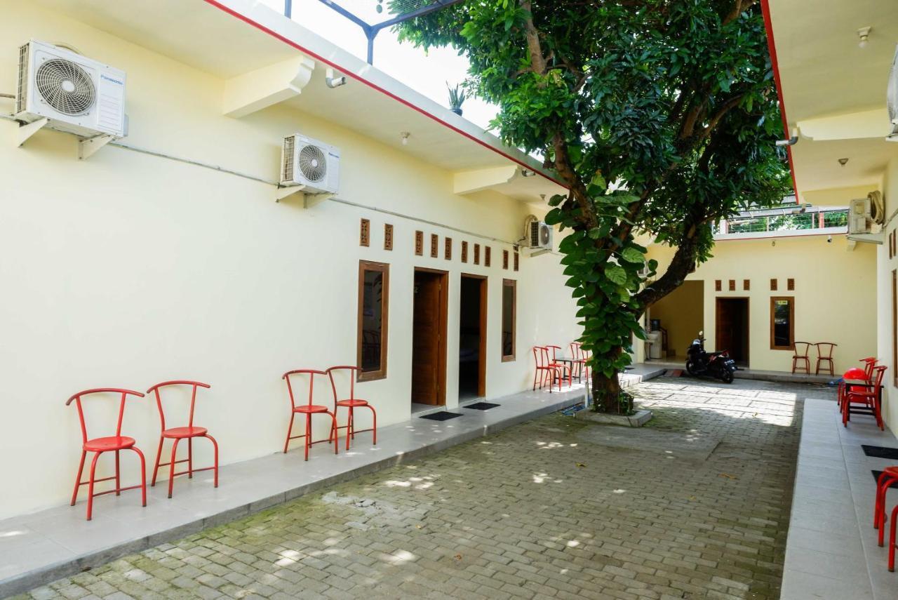 Reddoorz @ Umbul Ponggok Waterpark Klaten Exterior photo