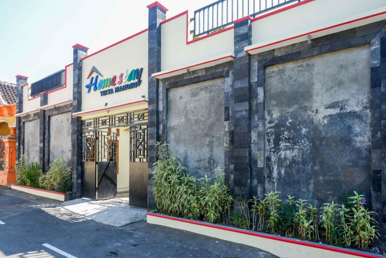 Reddoorz @ Umbul Ponggok Waterpark Klaten Exterior photo